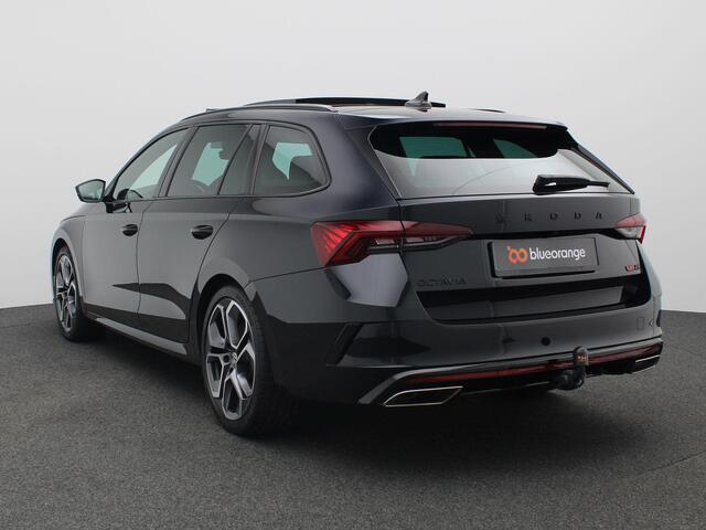 Skoda OCTAVIA Combi 2.0 TSI RS 245PK DSG Panoramadak, Trekhaak, Virtual Pedal, Achteruitrijcamera, 19" LM Velgen, Adaptieve Cruise Control, Stoelverwarming, Keyless