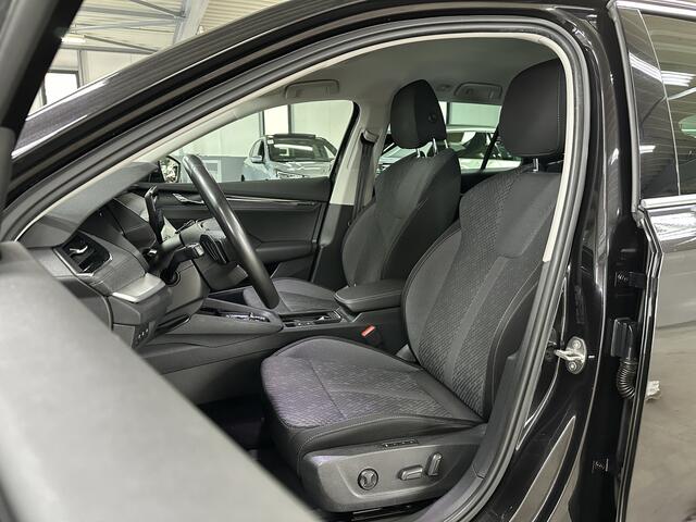 Skoda OCTAVIA Combi 1.5 e-TSI Business Edition DSG | Navi | Camera | Trekhaak |