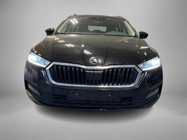 Skoda OCTAVIA Combi 1.4 TSI 204pk DSG iV PHEV Business Edition · Apple/Android Car Play · Navigatie · P-Sensoren · ACC ·