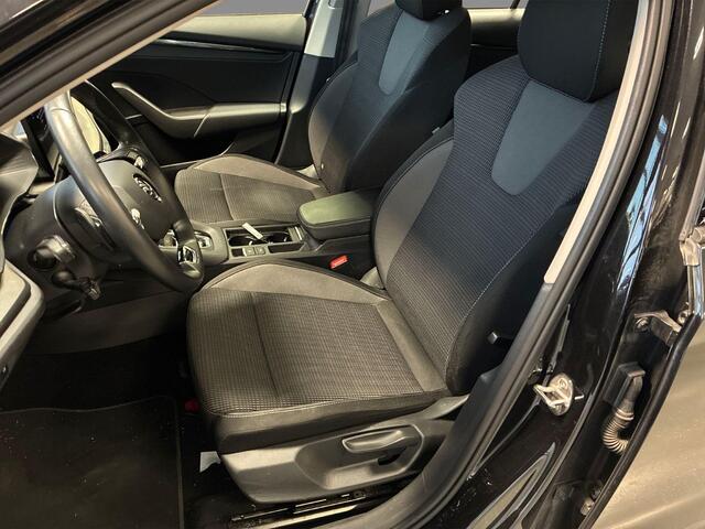 Skoda OCTAVIA Combi 1.4 TSI 204pk DSG iV PHEV Business Edition · Apple/Android Car Play · Navigatie · P-Sensoren · ACC ·
