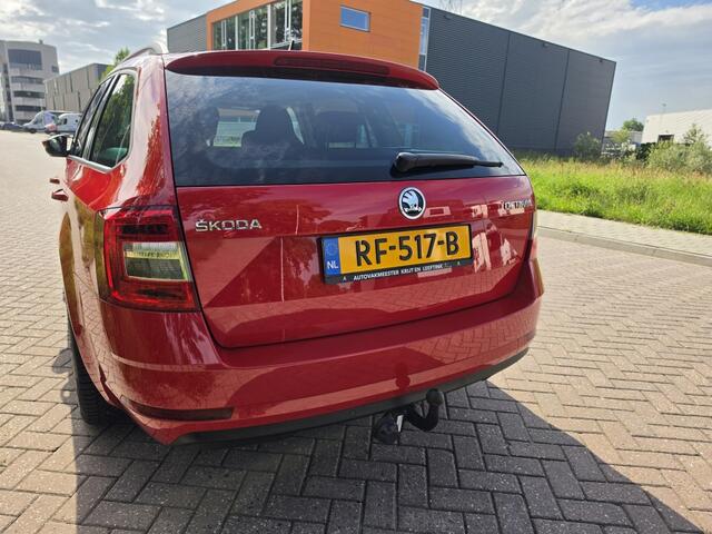 Skoda OCTAVIA Combi 1.0 TSI Grt Amb. Bns