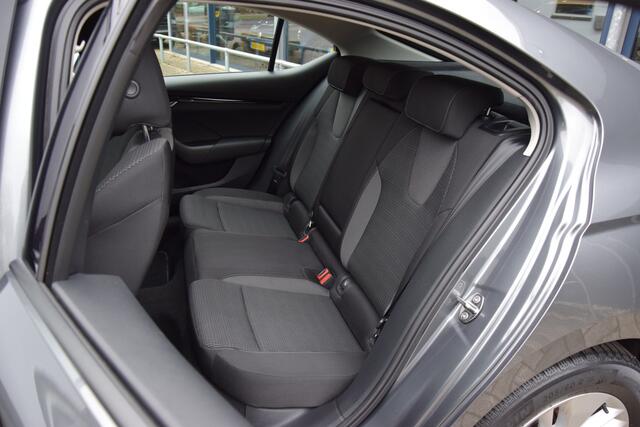 Skoda OCTAVIA 1.0 e-TSI Business Edition DSG Automaat | Rijklaar incl. BOVAG Garantie | Org. NL | Full LED | Apple Carplay/Android Auto | Virtual Cockpit | Stoelverwarming | Elektrische Klep | Cruise Control |