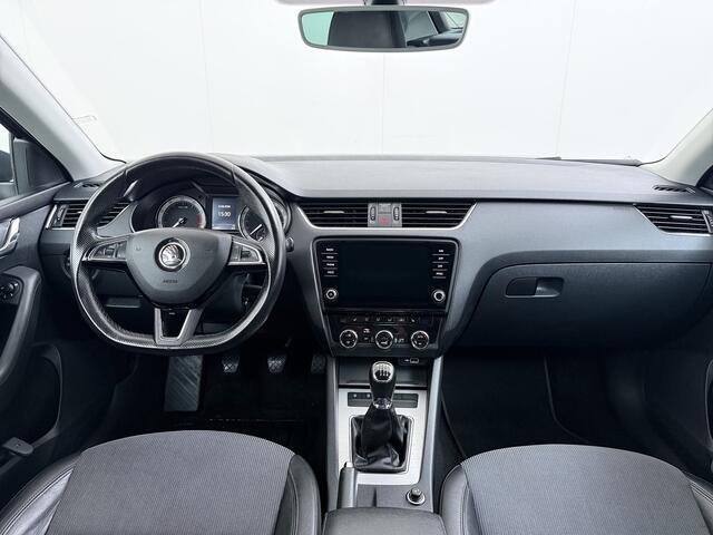Skoda OCTAVIA 1.0TSI 116PK Stoelverwarming Trekhaak Apple Carplay Android Auto Navi Ecc Cruise Control Pdc Lmv 17" Led WLAN Bluetooth Isofix Dealeronderhouden 1.300KG Trekgewicht 1e Eigenaar Origineel Nederlandse Auto