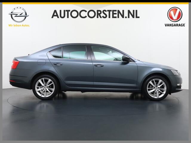 Skoda OCTAVIA 1.0TSI 116PK Stoelverwarming Trekhaak Apple Carplay Android Auto Navi Ecc Cruise Control Pdc Lmv 17" Led WLAN Bluetooth Isofix Dealeronderhouden 1.300KG Trekgewicht 1e Eigenaar Origineel Nederlandse Auto