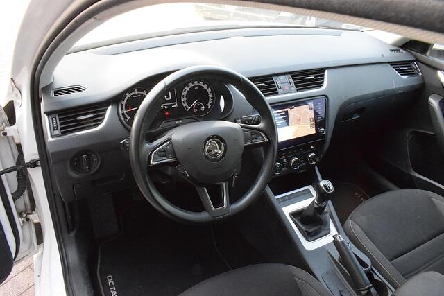 Skoda OCTAVIA Combi 1.0 TSI Greentech Business Edition | Apple Carplay | Cruise | Navigatie | Airco