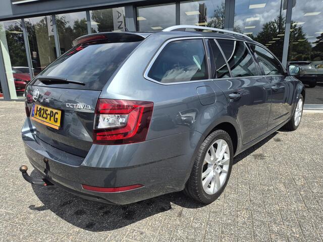 Skoda OCTAVIA Combi 1.5 TSI Greentech Business Edition Plus | Parkeersensoren | AppleCarplay/AndroidAuto | Trekhaak | Camera |