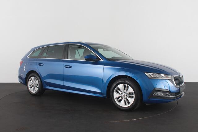 Skoda OCTAVIA Combi 1.0 TSI Business > Camera/Trekhaak/Stoelverwarming...