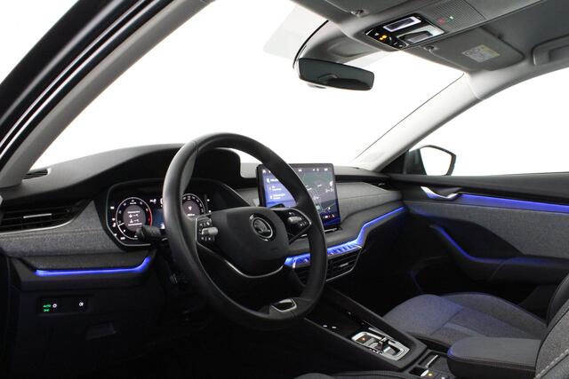 Skoda OCTAVIA Combi 1.5 TSI MHEV Business Edition Plus > Trekhaak/Camera/Winterpakket