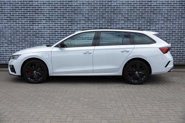 Skoda OCTAVIA Combi 1.4 TSI RS iV PHEV Business | Plug-in Hybrid (PHEV) | Trekhaak | Navigatie 10" | Virtual Cockpit | Matrix LED Koplampen | Keyless Entry | Apple Carplay | Android Auto
