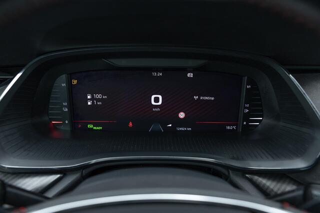 Skoda OCTAVIA Combi 1.4 TSI RS iV PHEV Business | Plug-in Hybrid (PHEV) | Trekhaak | Navigatie 10" | Virtual Cockpit | Matrix LED Koplampen | Keyless Entry | Apple Carplay | Android Auto