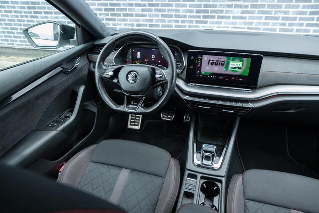 Skoda OCTAVIA Combi 1.4 TSI RS iV PHEV Business | Plug-in Hybrid (PHEV) | Trekhaak | Navigatie 10" | Virtual Cockpit | Matrix LED Koplampen | Keyless Entry | Apple Carplay | Android Auto