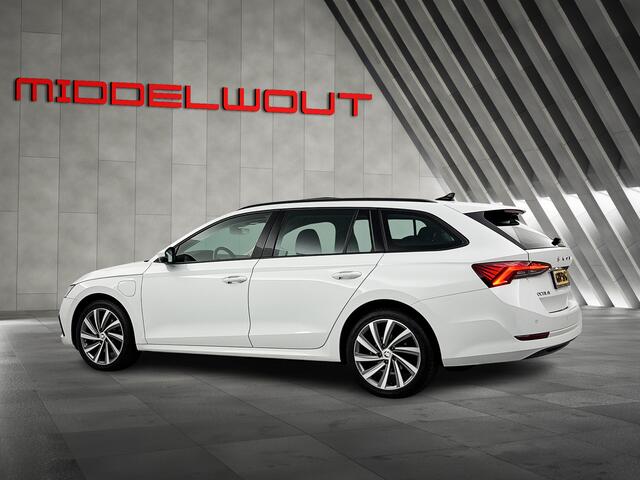 Skoda OCTAVIA Combi 1.4 TSI PHEV Business Sport+ Pano-dak/Memory/Canton