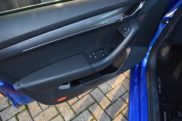 Skoda OCTAVIA 1.0 TSI GREENTECH AMBITION BUSINESS/NL-AUTO/AUTOMAAT/STOELVERW