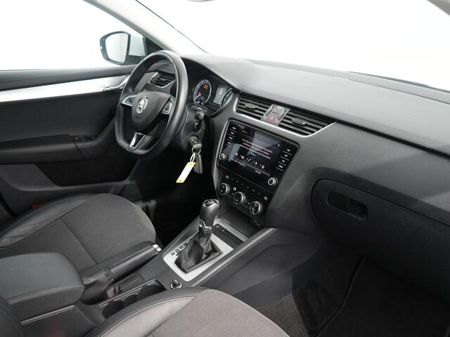 Skoda OCTAVIA Combi 1.5 TSI Greentech Business Edition | Trekhaak | Cruise | Navi | Carplay | PDC |