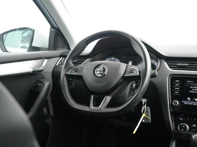 Skoda OCTAVIA Combi 1.5 TSI Greentech Business Edition | Trekhaak | Cruise | Navi | Carplay | PDC |