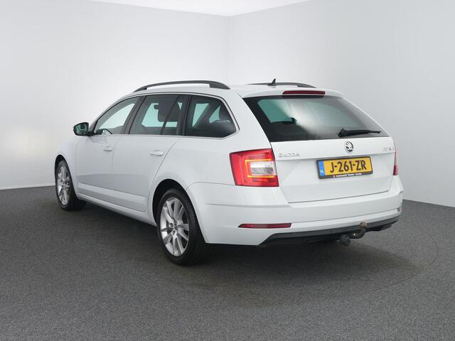 Skoda OCTAVIA Combi 1.5 TSI Greentech Business Edition | Trekhaak | Cruise | Navi | Carplay | PDC |