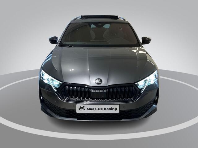 Skoda OCTAVIA Combi 1.5TSI/150PK MHEV Sportline DSG · Panoramadak · Navigatie · 360°Camera + Parkeersensoren · Apple/Android Car Play · Garantie t/m 23-04-2030 of 100000km.