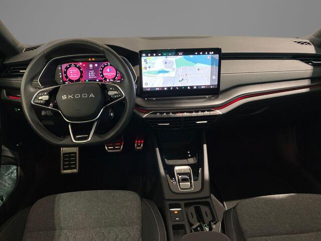 Skoda OCTAVIA Combi 1.5TSI/150PK MHEV Sportline DSG · Panoramadak · Navigatie · 360°Camera + Parkeersensoren · Apple/Android Car Play · Garantie t/m 23-04-2030 of 100000km.