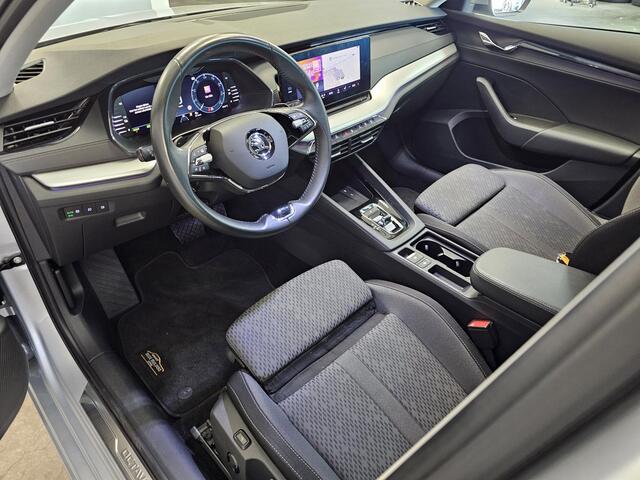Skoda OCTAVIA Combi 1.4 TSI iV PHEV /Massage/Trekhaak/Camera/Stoel-stuurverw.