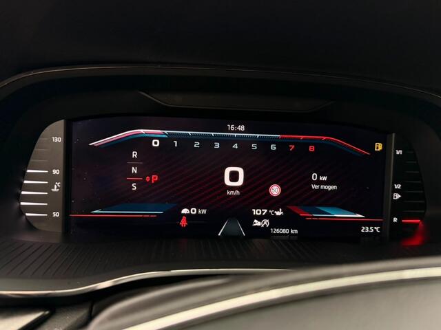 Skoda OCTAVIA 2.0 TSI RS. CARPLAY, PANO, ADAPTIVE