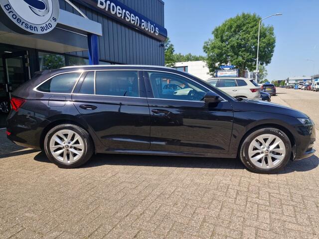 Skoda OCTAVIA Combi 1.0 TSI Business Edition | Navigatie | Adaptieve Cruise Control