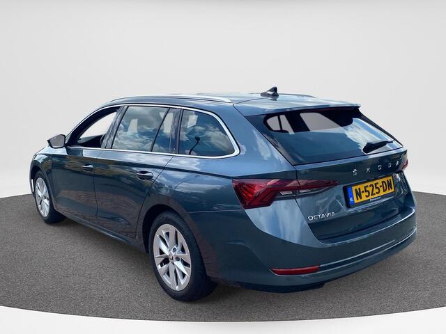 Skoda OCTAVIA Combi 1.5 TSI First Edition | Trekhaak | Stoelverwarming | ACC | A.cam |