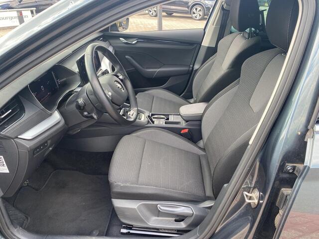 Skoda OCTAVIA Combi 1.5 TSI First Edition | Trekhaak | Stoelverwarming | ACC | A.cam |