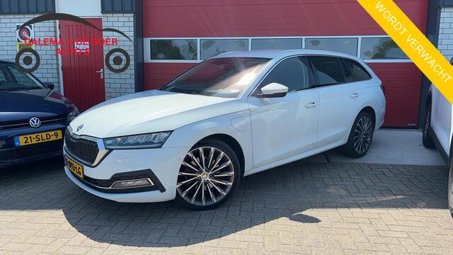 Skoda OCTAVIA Combi 1.4 TSI iV PHEV Business Edition Plus SOH 93% / FULL LED / STOELVERW / STUURVERW / CAMERA / KEYLESS / CARPLAY / ACC / NL-AUTO