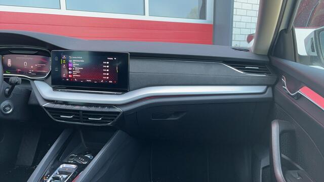 Skoda OCTAVIA Combi 1.4 TSI iV PHEV Business Edition Plus SOH 93% / FULL LED / STOELVERW / STUURVERW / CAMERA / KEYLESS / CARPLAY / ACC / NL-AUTO