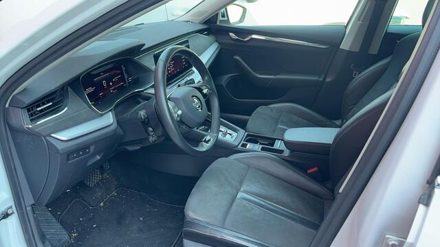 Skoda OCTAVIA Combi 1.4 TSI iV PHEV Business Edition Plus SOH 93% / FULL LED / STOELVERW / STUURVERW / CAMERA / KEYLESS / CARPLAY / ACC / NL-AUTO