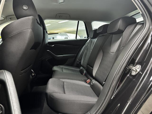 Skoda OCTAVIA Combi 1.0 TSI Business Edition/ VIRTUAL DASH./ Elek. Kofferklep/ Apple + Android/ DAB+/ LED Koplampen/ Keyless-Go/ Lane-Assist./ PDC V+A/ 16'' LMV/ Navi/ Cruise/ Extra getint glas.