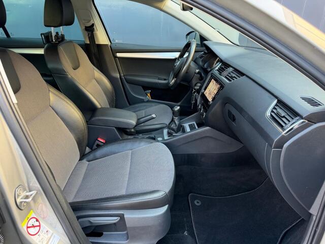 Skoda OCTAVIA 1.0 TSI Business Climat Cruise Carplay Trekhaak