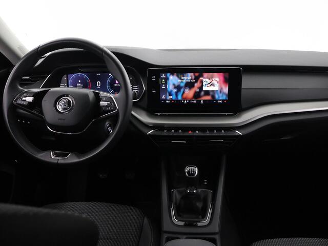 Skoda OCTAVIA Combi 1.0 TSI Business Edition | Virtual Cockpit | Navigatie | Parkeersensoren | DAB | Elektr. Achterklep | Climate Control | Cruise Control |