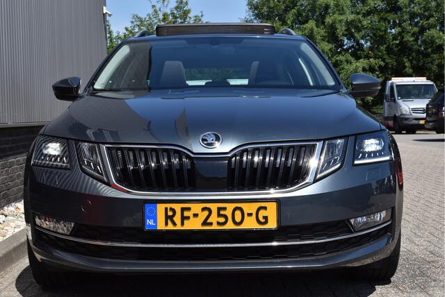 Skoda OCTAVIA Combi 1.0 TSI Greentech Style Business NL-auto, Panorama, Trekhaak, Canton, Adaptive cruise, Stoelverwarming, Carplay