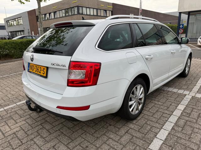 Skoda OCTAVIA 1.0 TSI Greentech Ambition Bns PANO CLIMA NETTE AUTO NAP APK 2-2027