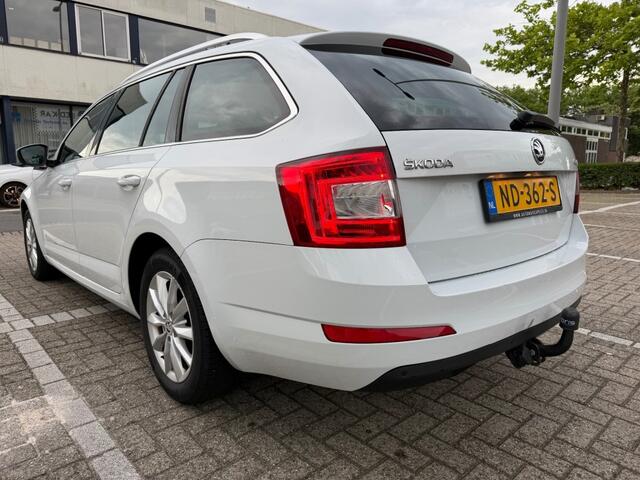 Skoda OCTAVIA 1.0 TSI Greentech Ambition Bns PANO CLIMA NETTE AUTO NAP APK 2-2027