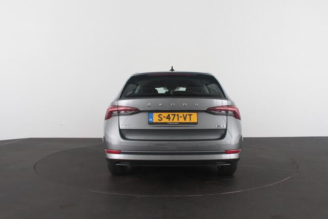 Skoda OCTAVIA Combi 1.0 e-TSI Style > Trekhaak/Automaat/Adapt.cruise/All season banden