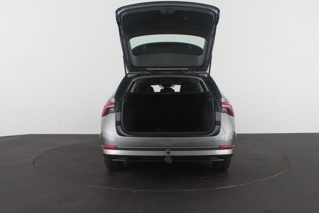 Skoda OCTAVIA Combi 1.0 e-TSI Style > Trekhaak/Automaat/Adapt.cruise/All season banden