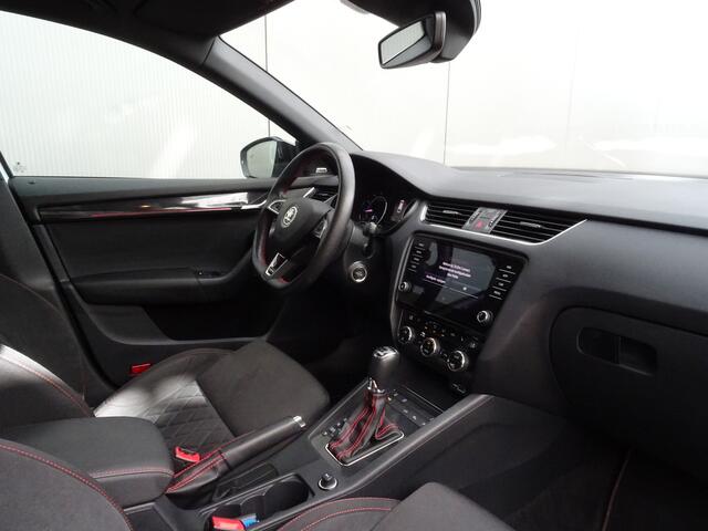 Skoda OCTAVIA Combi 2.0 TSI RS 245 Business * 230 PK * VRS * PANORAMADAK !!