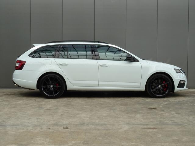 Skoda OCTAVIA Combi 2.0 TSI RS 245 Business * 230 PK * VRS * PANORAMADAK !!