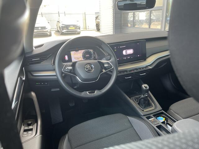 Skoda OCTAVIA Combi 1.0 TSI 110pk Business Edition / App. Connect / Navigatie / Parkeersensoren V+A / Elec. Achterklep / 16'' LMV