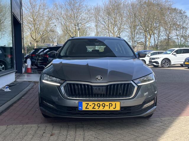 Skoda OCTAVIA Combi 1.0 TSI 110pk Business Edition / App. Connect / Navigatie / Parkeersensoren V+A / Elec. Achterklep / 16'' LMV
