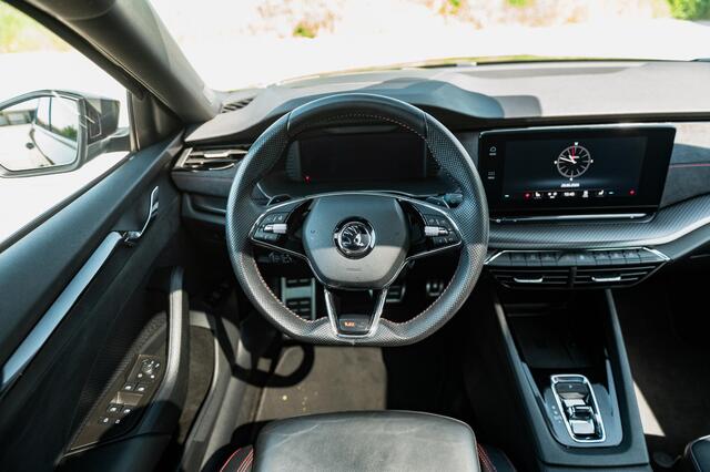 Skoda OCTAVIA Combi 1.4 TSI RS iV | PANO | ALCANTARA SPORT COMFORT STOELEN