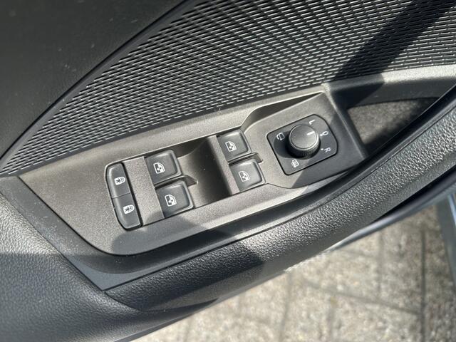 Skoda OCTAVIA Combi 1.4 TSI iV PHEV Business Edition Plus | Lane assist | Camera