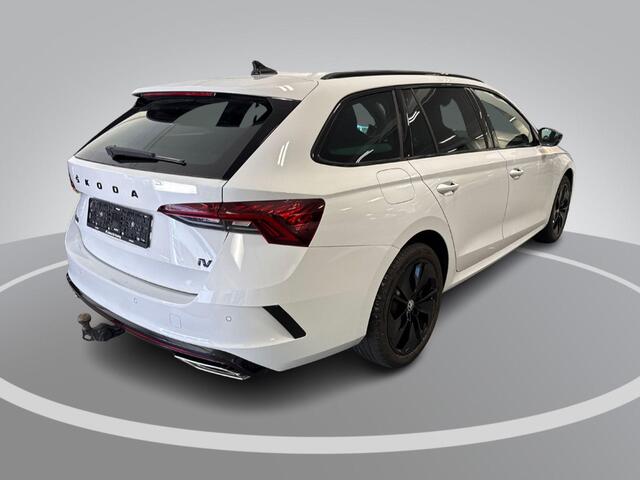 Skoda OCTAVIA Combi 1.4 TSI iV PHEV 245pk DSG RS · Inklapbare Trekhaak · Head-Up Display · Matrix LED · Stoelverwarming · ACC · Keyless ·