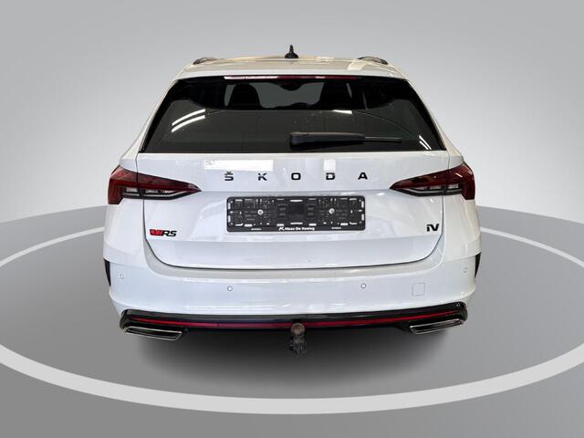 Skoda OCTAVIA Combi 1.4 TSI iV PHEV 245pk DSG RS · Inklapbare Trekhaak · Head-Up Display · Matrix LED · Stoelverwarming · ACC · Keyless ·