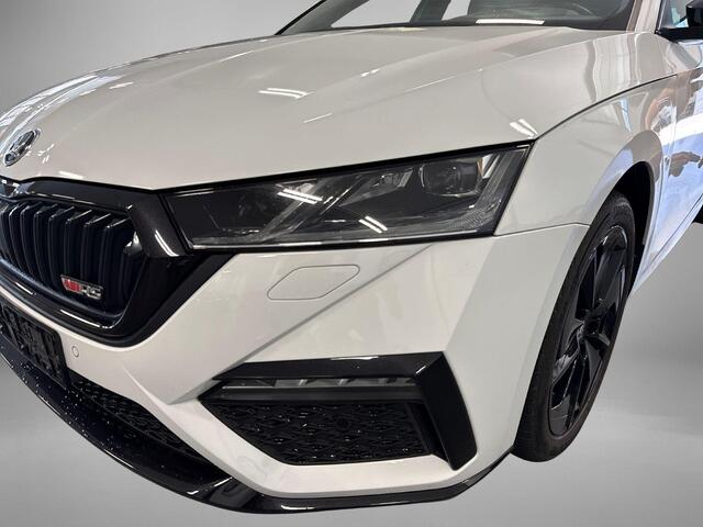 Skoda OCTAVIA Combi 1.4 TSI iV PHEV 245pk DSG RS · Inklapbare Trekhaak · Head-Up Display · Matrix LED · Stoelverwarming · ACC · Keyless ·