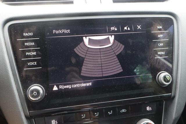 Skoda OCTAVIA Combi 1.5 TSI Greentech Sport Business 150PK | Automaat | Navigatie | Climate control | Cruise control