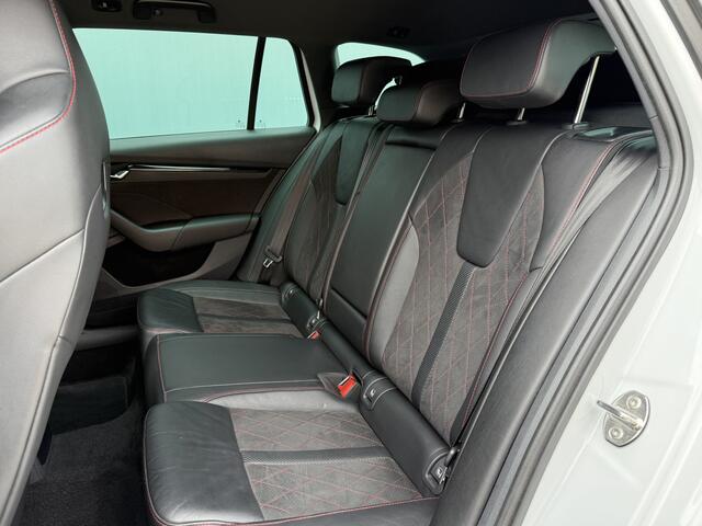Skoda OCTAVIA Combi BWJ 2023 1.4 TSI iV PHEV 225PK Sportline Business FULL LED | HALF LEDER | ELEKTR. STOELEN | KEYLESS | ADAPTIVE CRUISE | STOELVERW. | ELEKTR. ACHTERKLEP | CARPLAY + ANDROID | NAVI | CLIMA | CRUISE | LMV | PDC