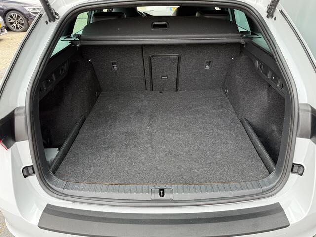 Skoda OCTAVIA Combi BWJ 2023 1.4 TSI iV PHEV 225PK Sportline Business FULL LED | HALF LEDER | ELEKTR. STOELEN | KEYLESS | ADAPTIVE CRUISE | STOELVERW. | ELEKTR. ACHTERKLEP | CARPLAY + ANDROID | NAVI | CLIMA | CRUISE | LMV | PDC